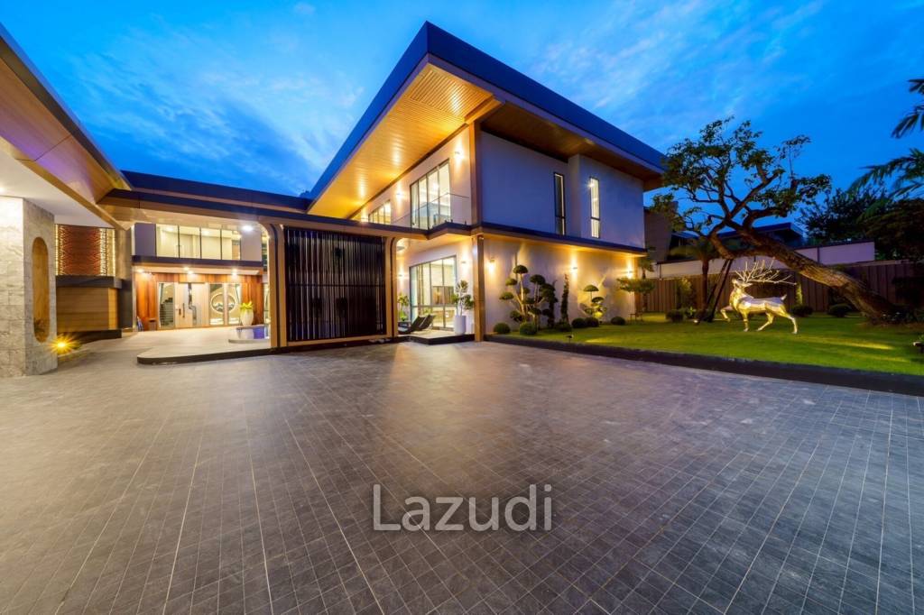 7 Bed 9 Bath 1965 SQ.M. M Mountain Grand Villa