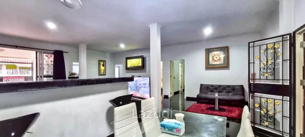3 Beds 2 Baths 220 SQ.M. House In East Pattaya