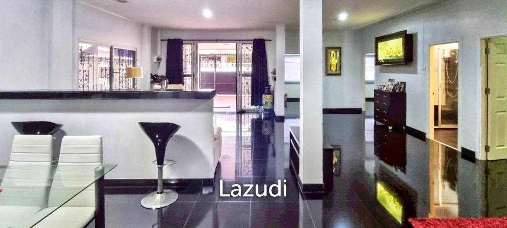 3 Beds 2 Baths 220 SQ.M. House In East Pattaya