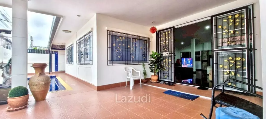 3 Beds 2 Baths 220 SQ.M. House In East Pattaya