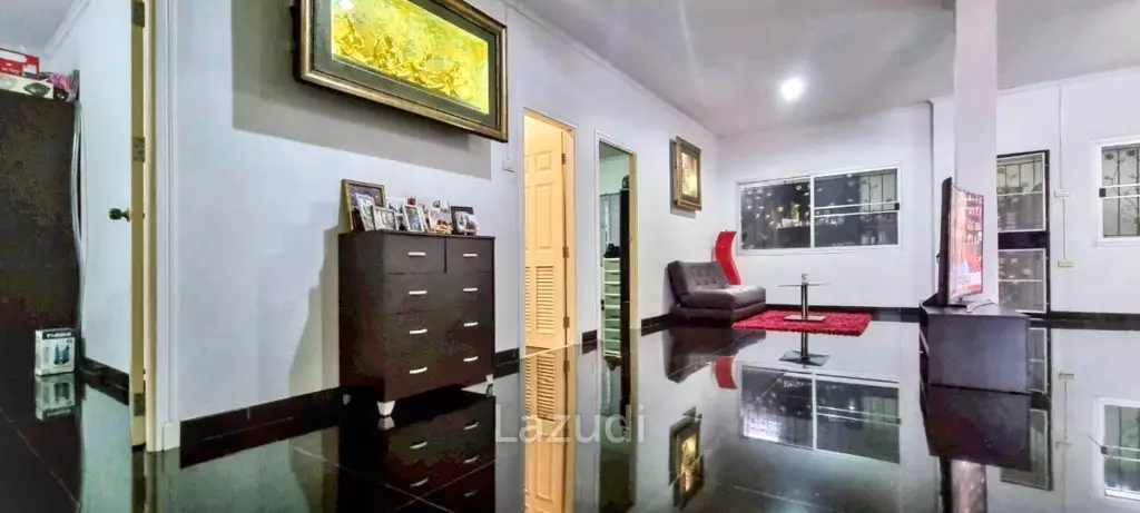 3 Beds 2 Baths 220 SQ.M. House In East Pattaya