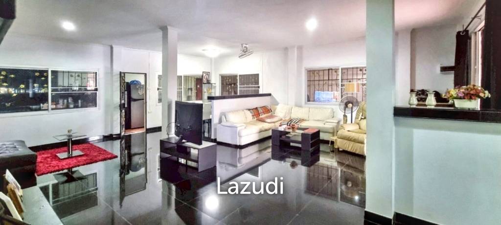 3 Beds 2 Baths 220 SQ.M. House In East Pattaya