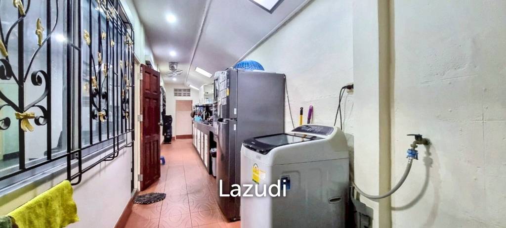 3 Beds 2 Baths 220 SQ.M. House In East Pattaya