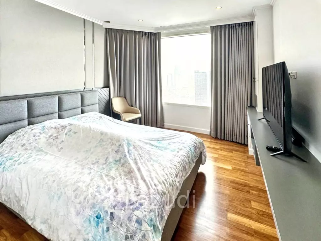 4 Bedroom 5 Bathroom 283.6 Sq.m Watermark Chaophraya