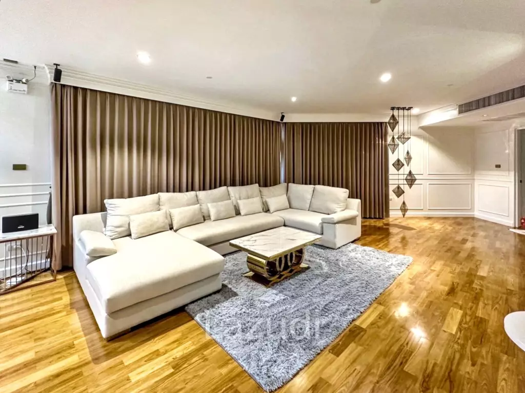 4 Bedroom 5 Bathroom 283.6 Sq.m Watermark Chaophraya
