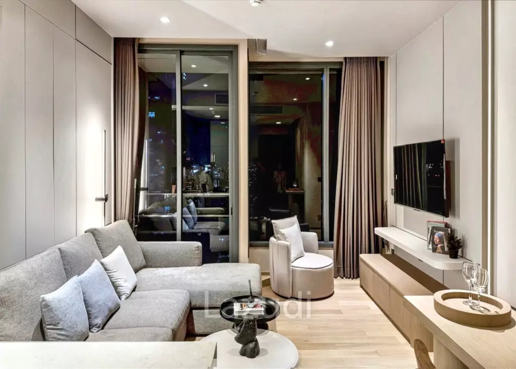 1 Bed 1 Bath 45 SQ.M The ESSE Asoke