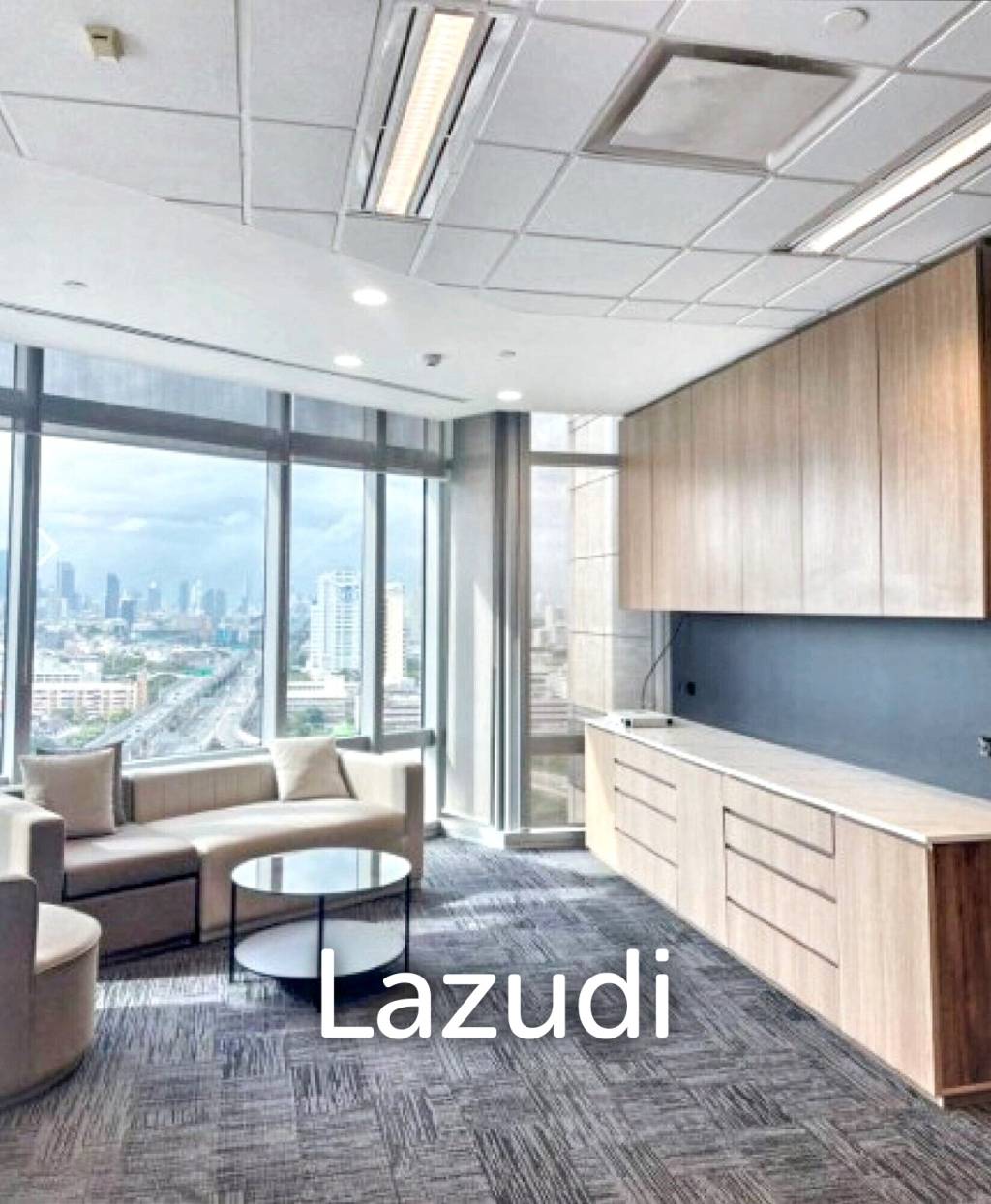 6 Bathrooms office tower for rent at Tipco Tower