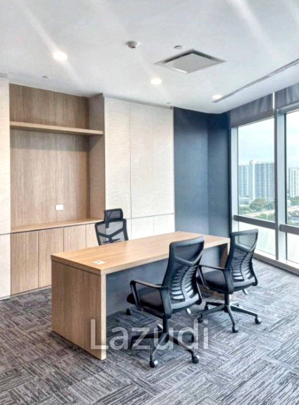6 Bathrooms office tower for rent at Tipco Tower