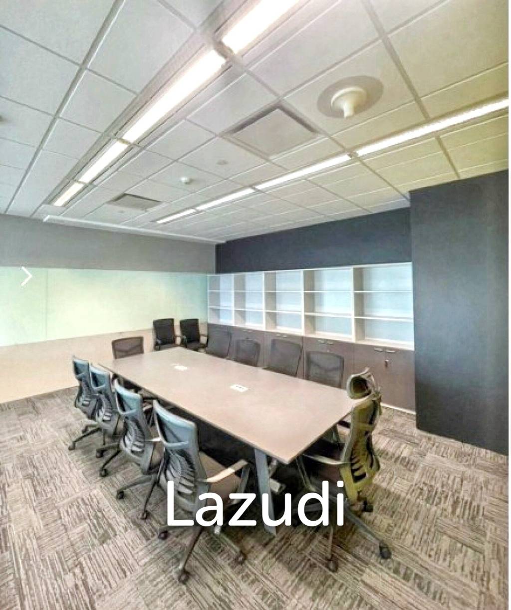 6 Bathrooms office tower for rent at Tipco Tower
