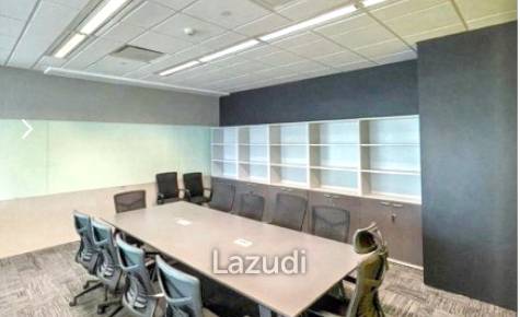 6 Bathrooms office tower for rent at Tipco Tower