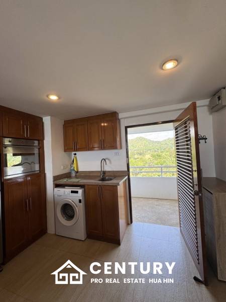 MILFORD PARADISE  HUA HIN : 2 bed beachfront condo with sea views