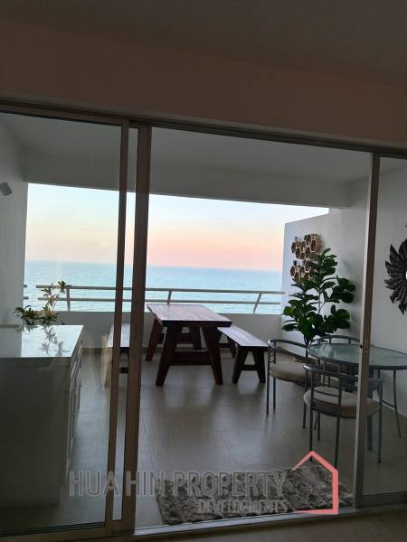 MILFORD PARADISE  HUA HIN : 2 bed beachfront condo with sea views