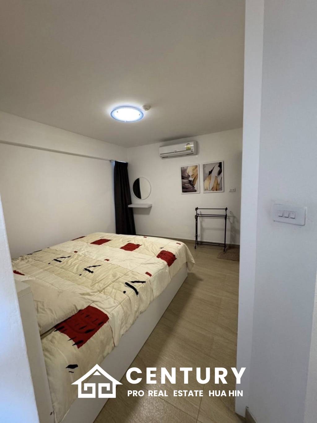 MILFORD PARADISE  HUA HIN : 2 bed beachfront condo with sea views