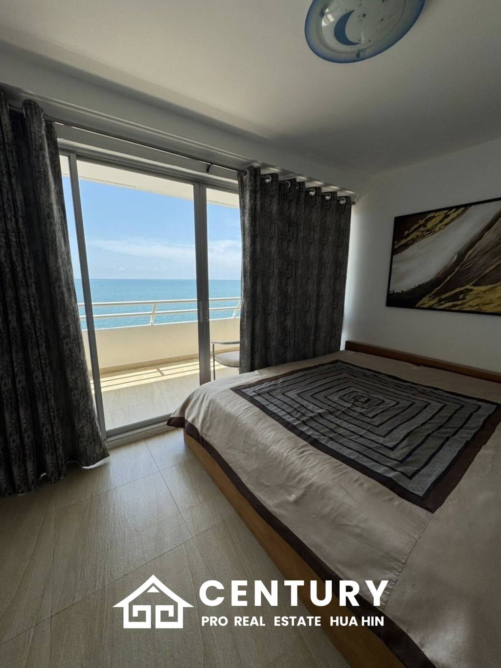 MILFORD PARADISE  HUA HIN : 2 bed beachfront condo with sea views