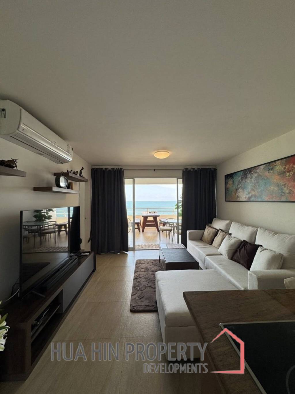 MILFORD PARADISE  HUA HIN : 2 bed beachfront condo with sea views