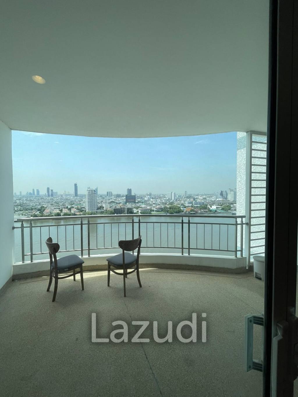 3 Beds 4 Baths 192 SQ.M Supalai River Resort