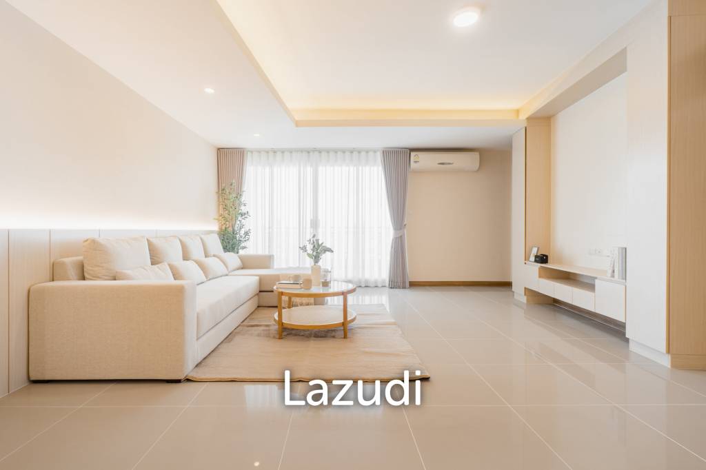 3 Beds 4 Baths 192 SQ.M Supalai River Resort