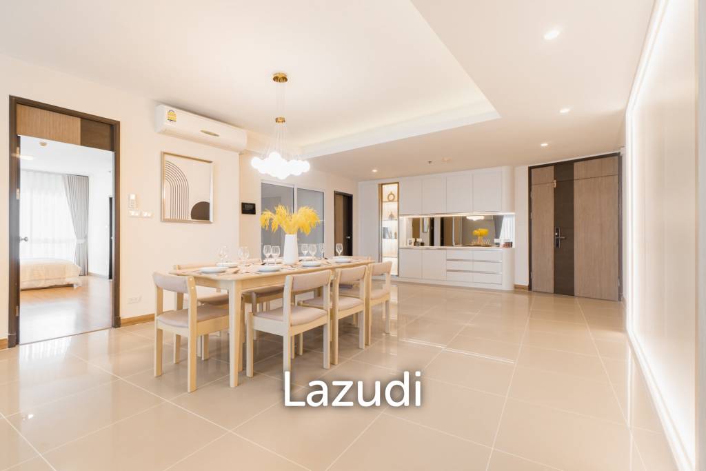 3 Beds 4 Baths 192 SQ.M Supalai River Resort