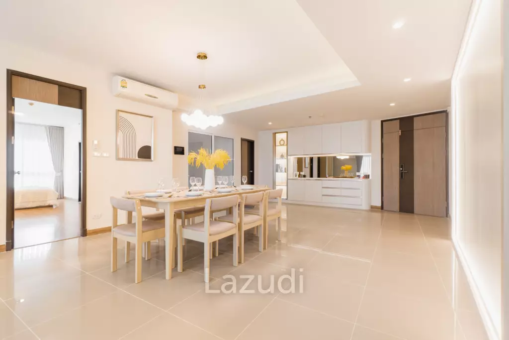 3 Beds 4 Baths 192 SQ.M Supalai River Resort