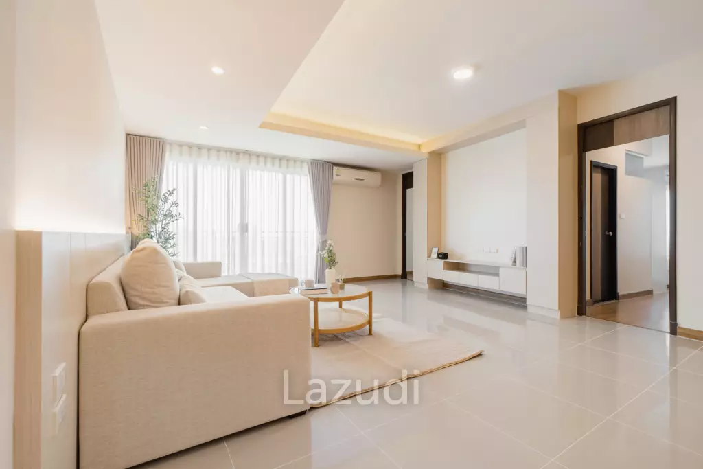 3 Beds 4 Baths 192 SQ.M Supalai River Resort