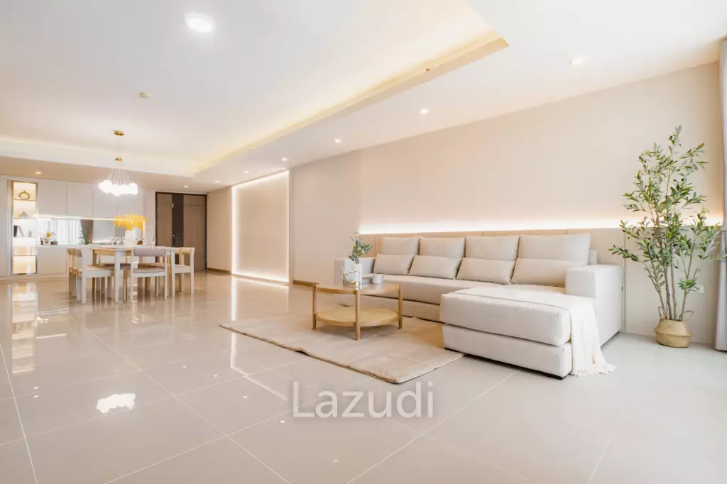3 Beds 4 Baths 192 SQ.M Supalai River Resort