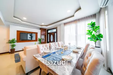 5 Bedrooms 5 bathrooms 280 SQ.M. Suksabai Villa