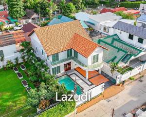 5 Bedrooms 5 bathrooms 280 SQ.M. Suksabai Villa