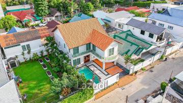 5 Bedrooms 5 bathrooms 280 SQ.M. Suksabai Villa