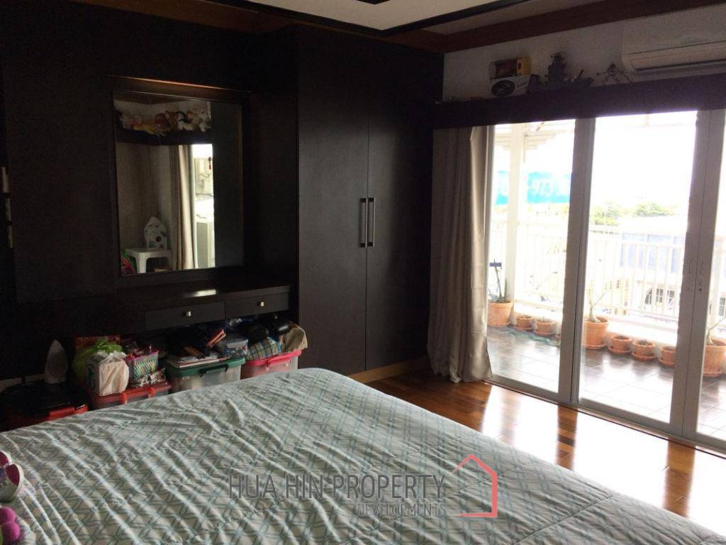 Specious 2-Bedroom Condo 115 SQM with Seaview in Baan Klang Hua Hin