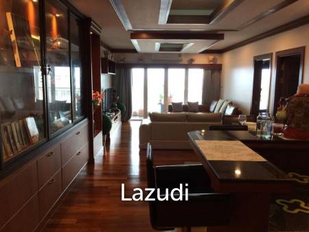 Specious 2-Bedroom Condo 115 SQM with Seaview in Baan Klang Hua Hin