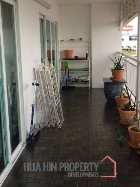 Specious 2-Bedroom Condo 115 SQM with Seaview in Baan Klang Hua Hin