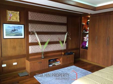 Specious 2-Bedroom Condo 115 SQM with Seaview in Baan Klang Hua Hin