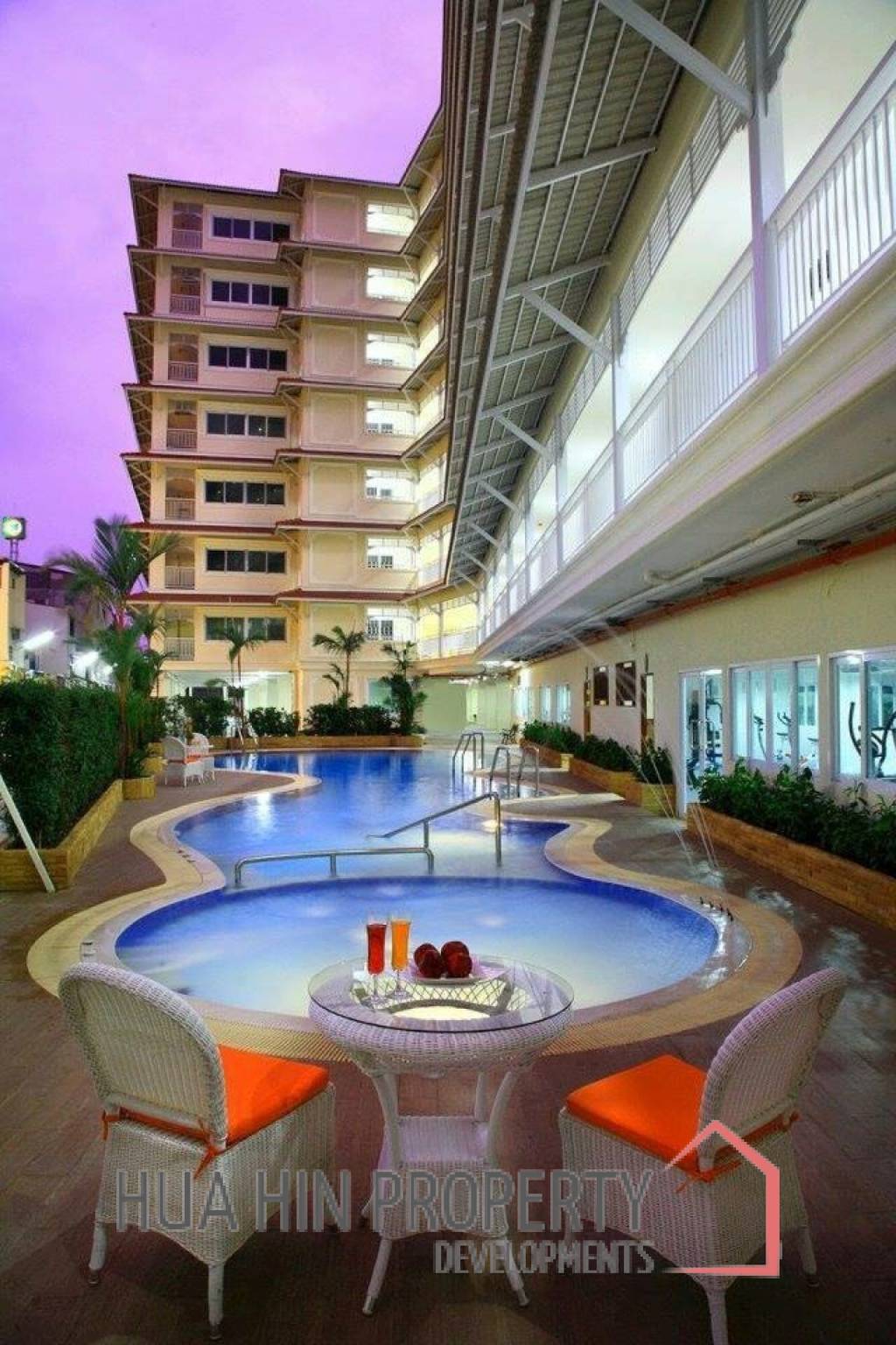 Specious 2-Bedroom Condo 115 SQM with Seaview in Baan Klang Hua Hin