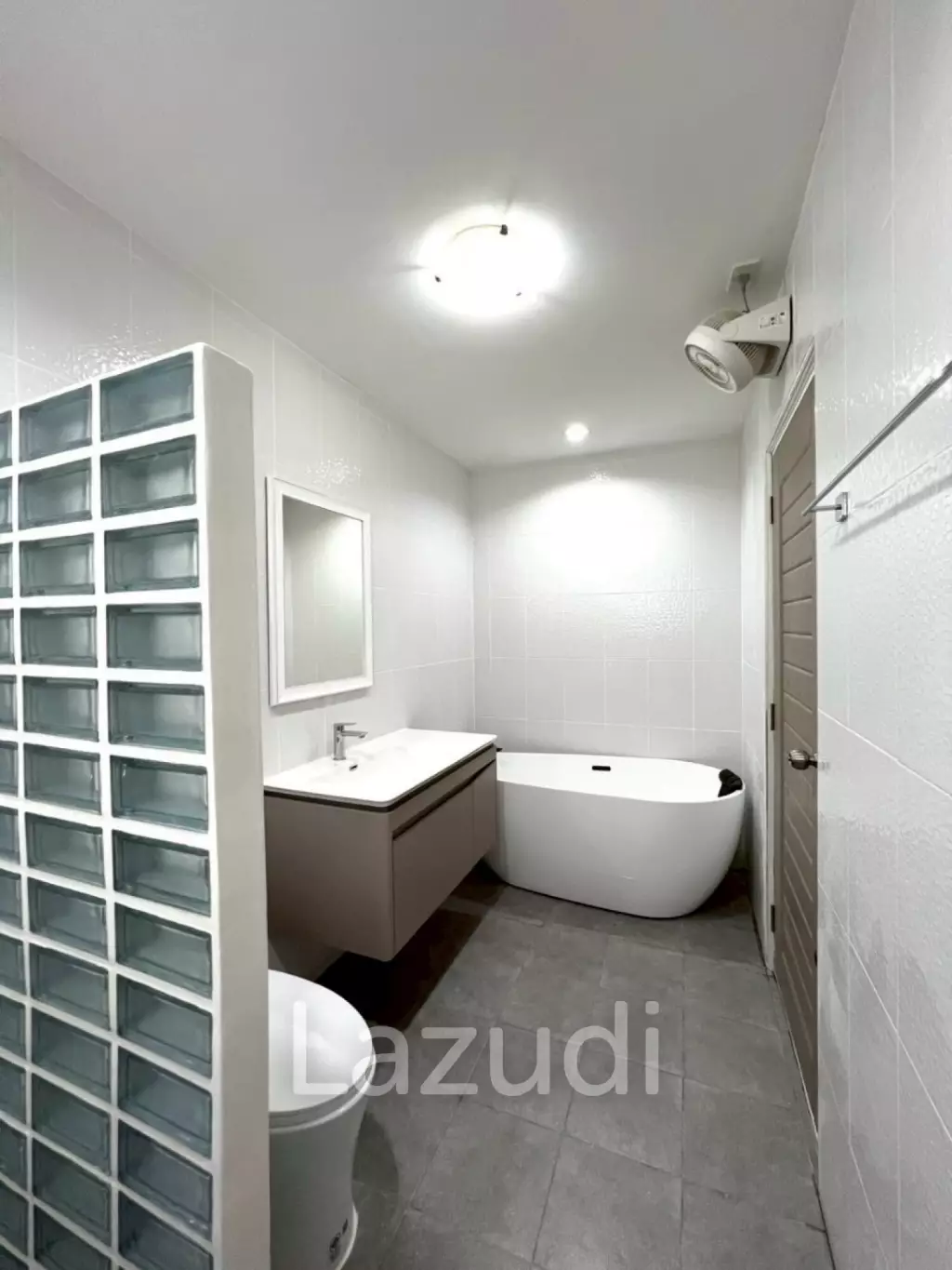 3 Beds 2 Baths 200 SQ.M. Green Field Villas 3
