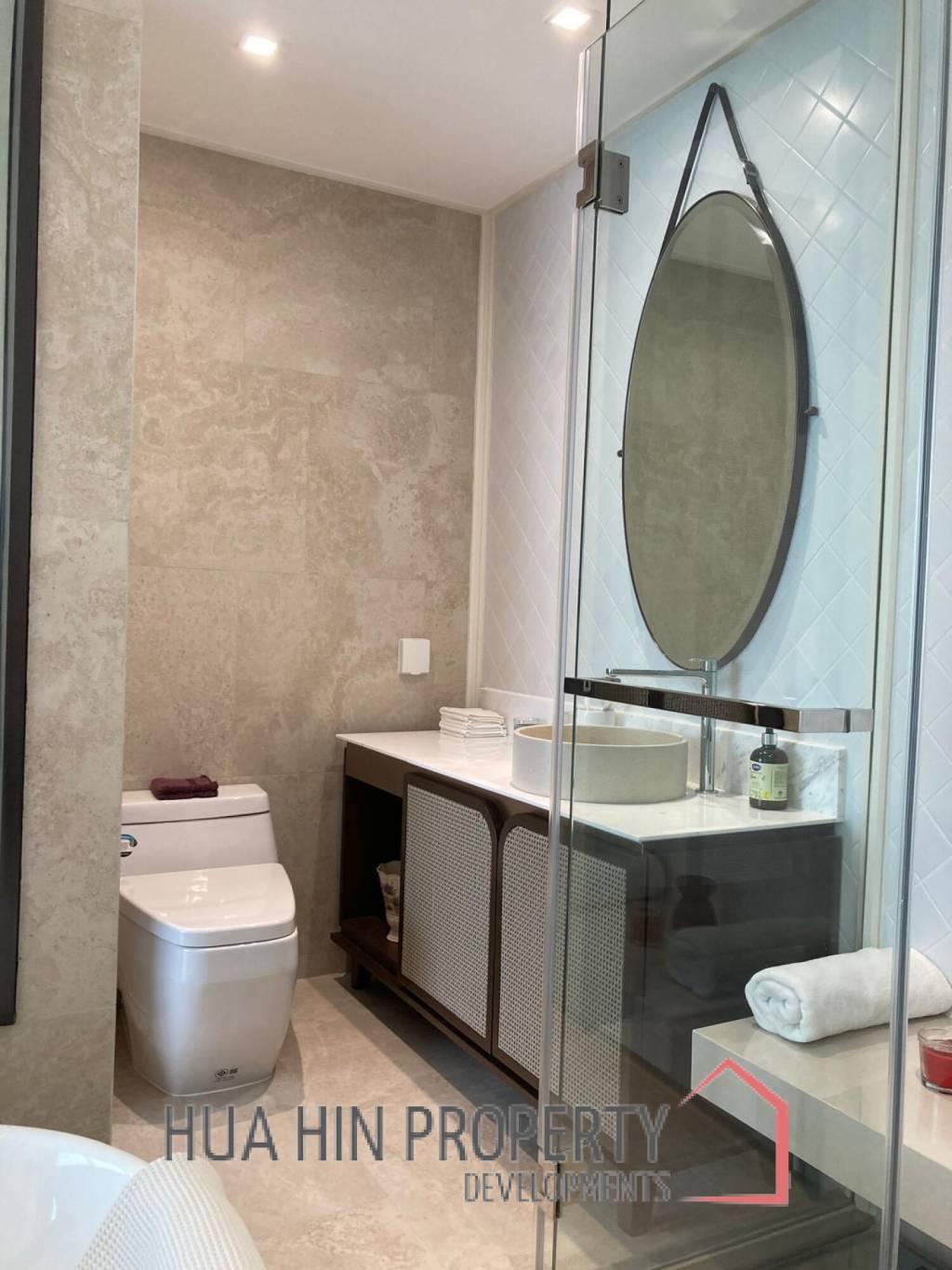 Luxurious Beachfront 1 Bedroom Condo in Intercontinental Residences Hua Hin