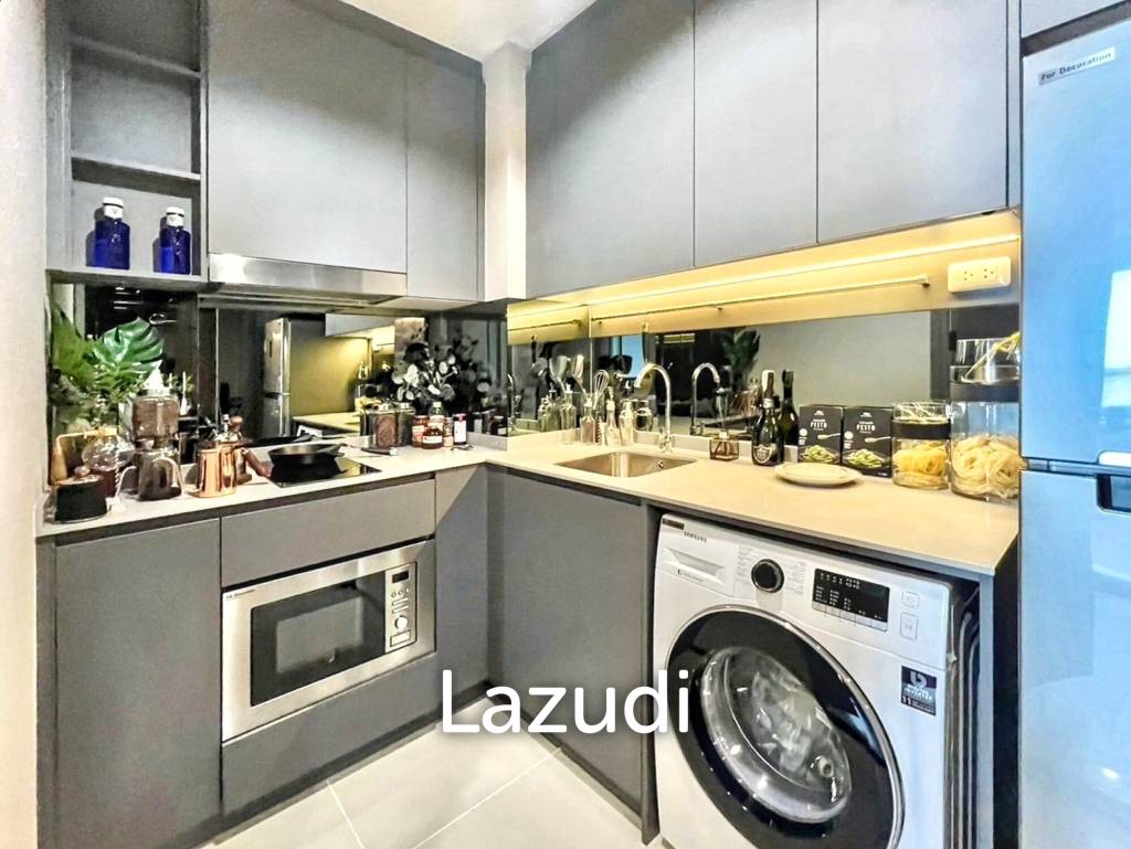 Family-Friendly 2-Bedroom Condo in Phra Khanong