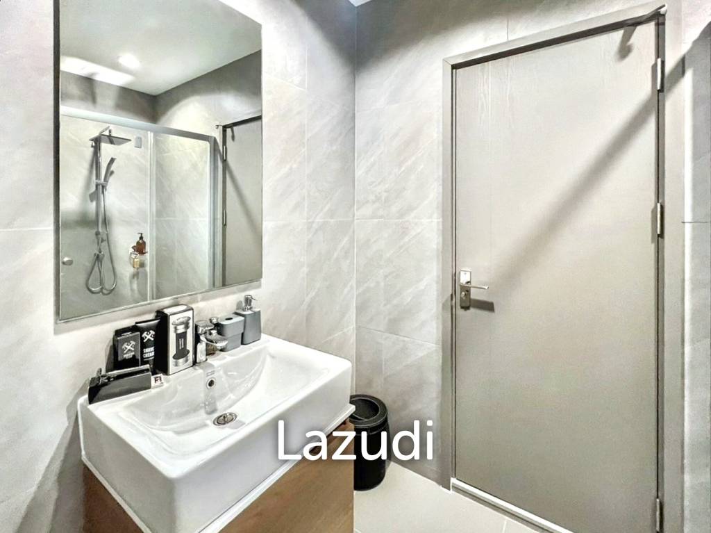 Family-Friendly 2-Bedroom Condo in Phra Khanong