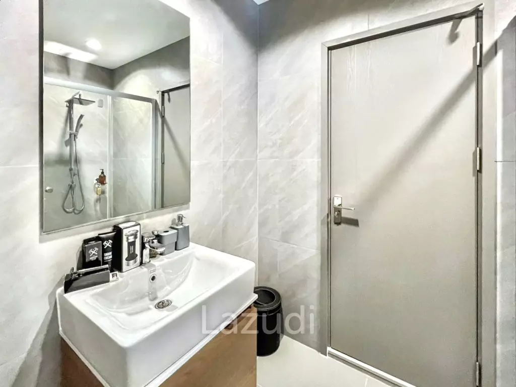 Family-Friendly 2-Bedroom Condo in Phra Khanong