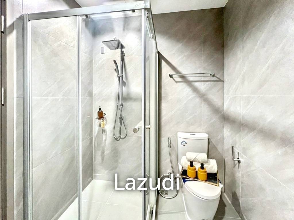 Family-Friendly 2-Bedroom Condo in Phra Khanong