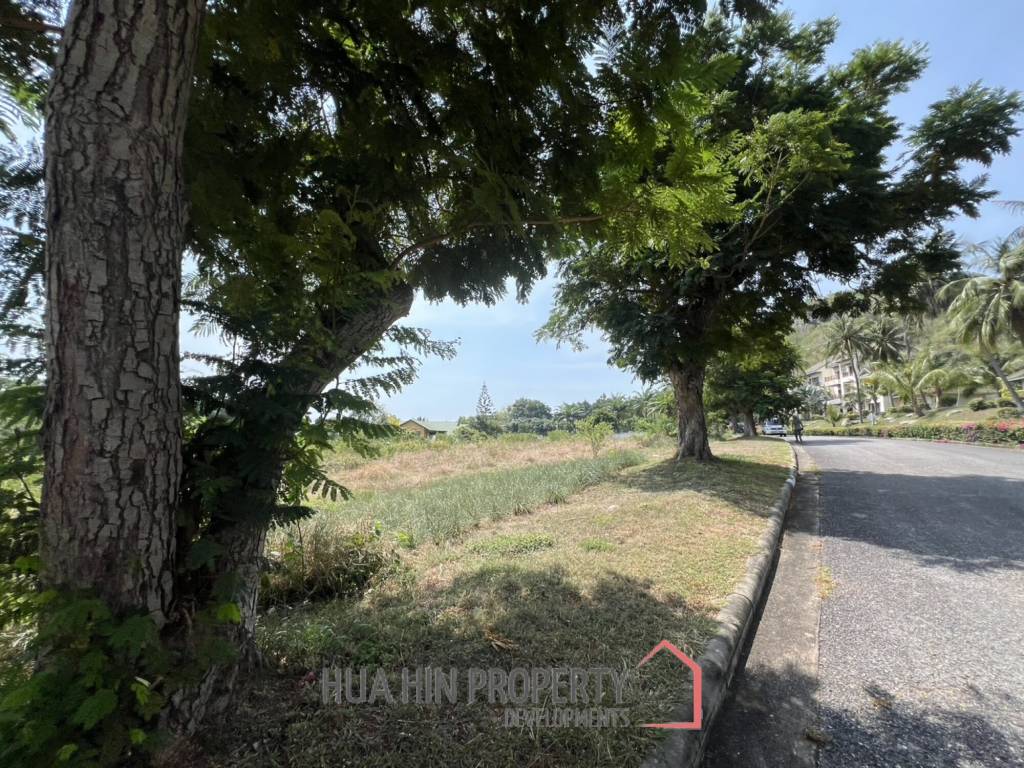 Exclusive Land Plot 1-2-0 Rai in Palm Hills Golf Club and Residence