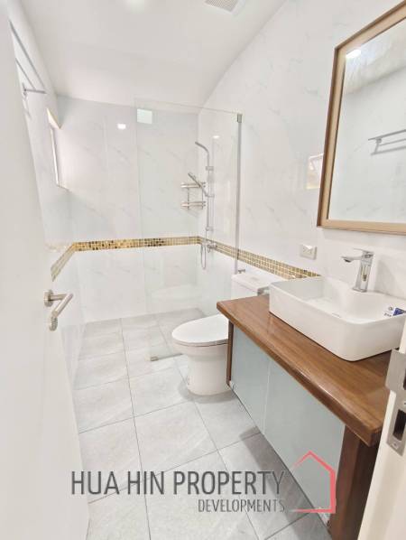 3 Bed 2 Bath 359 SQ.M Dusita Lakeside Village 2