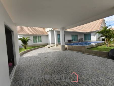 3 Bed 2 Bath 359 SQ.M Dusita Lakeside Village 2