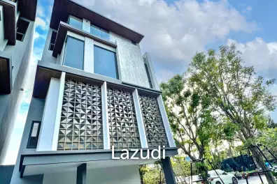 3 Bed 4 Bath 335 SQ.M ARTALE Asoke - Rama 9