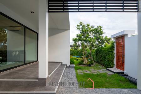 Sivana Hideaway - Modern Luxury 4 Bedroom Villa with Pool