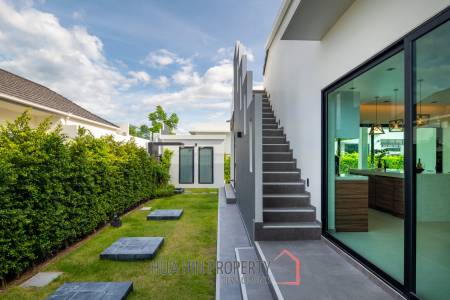 Sivana Hideaway - Modern Luxury 4 Bedroom Villa with Pool