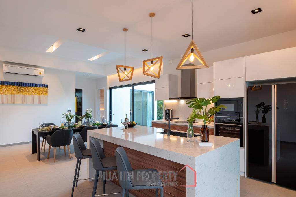 Sivana Hideaway - Modern Luxury 4 Bedroom Villa with Pool