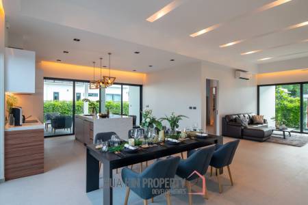 Sivana Hideaway - Modern Luxury 4 Bedroom Villa with Pool