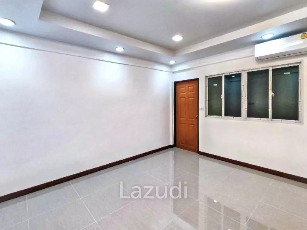 3 Bed 3 Bath 96 SQ.M Town home in Bang Chak