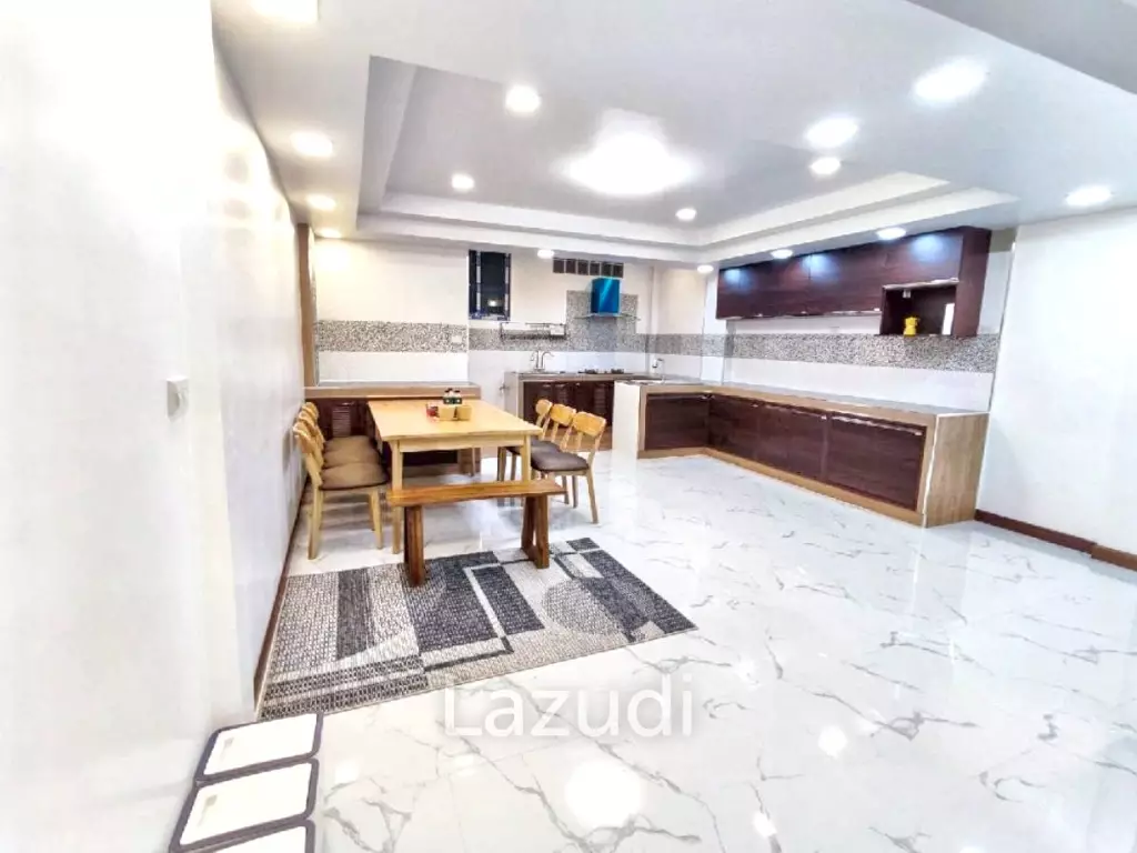 3 Bed 3 Bath 96 SQ.M Town home in Bang Chak