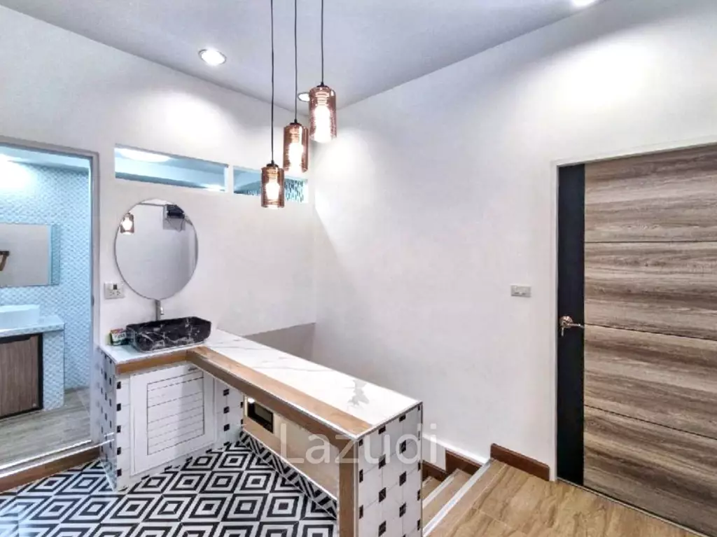 3 Bed 3 Bath 96 SQ.M Town home in Bang Chak